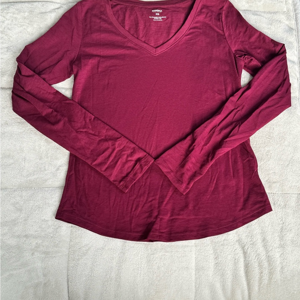 ⚠️Maroon V-Neck Long Sleeve Top⚠️